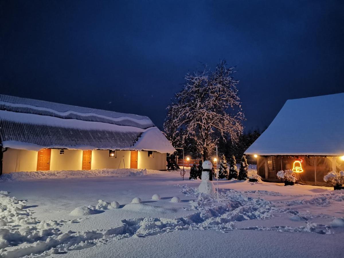 Agrochalupki Apartamento Korczowa Exterior foto
