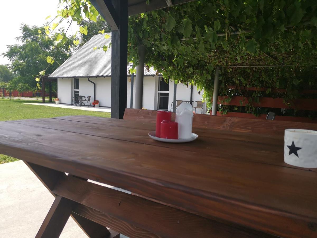 Agrochalupki Apartamento Korczowa Exterior foto