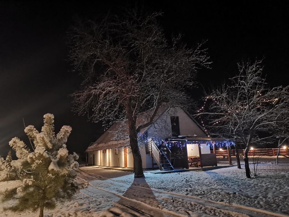 Agrochalupki Apartamento Korczowa Exterior foto