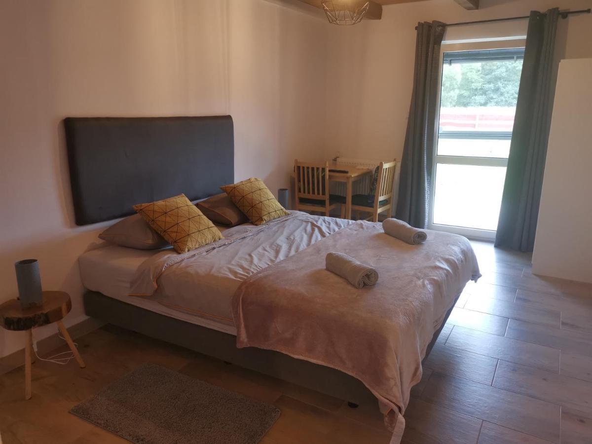 Agrochalupki Apartamento Korczowa Exterior foto